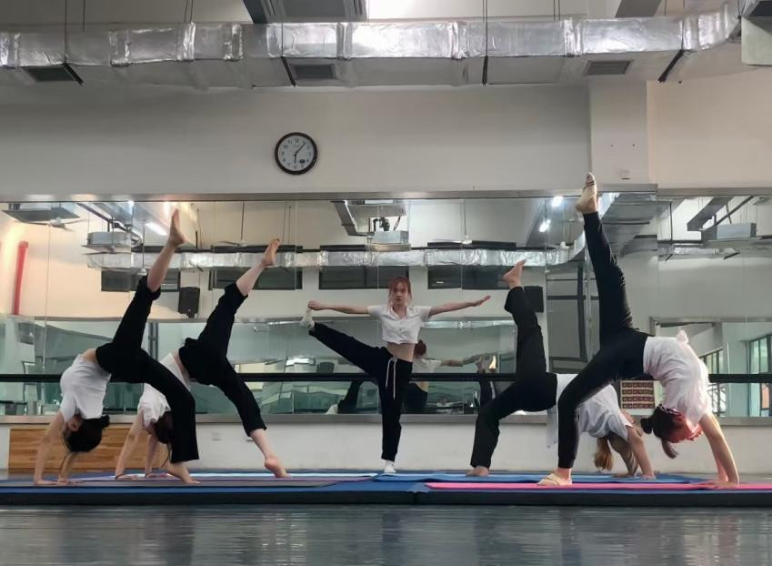 fdadeef5a5ad44278df6af200e551639.png fdadeef5a5ad44278df6af200e551639.png